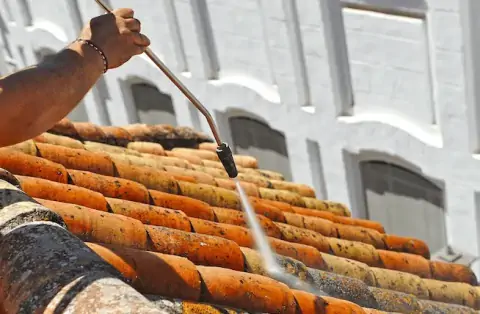 Nettoyage de toitures - Saint-Jean-de-Thurigneux